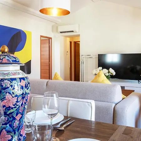 Exquisite 2-br 3 Minutes From La Croisette