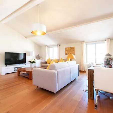 Exquisite 2-br 3 Minutes From La Croisette *