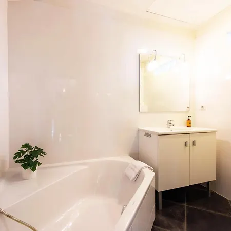 Exquisite 2-br 3 Minutes From La Croisette *